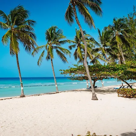 Coconut Court Beach Hotel